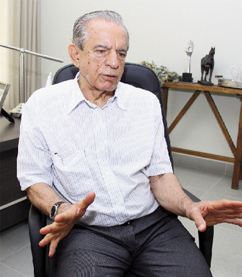 Ex-prefeito Iris Rezende, pré-candidato “oficioso” do PMDB ao governo de Goiás, disse ao vice-presidente da República, Michel Temer: “Vamos ver se Júnior Friboi se viabiliza” | Foto: Fernando Leite/Jornal Opção