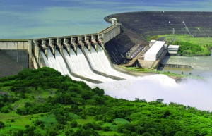 Hidrelétrica da Cemig localizada no Rio Paranaíba, em São Simão (GO): empresa mineira é a maior distribuidora do País / Foto: Cemig