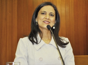 Líder do prefeito, Célia Valadão: “O chefe do Poder Executivo tem a prerrogativa de priorizar a venda das áreas” / Foto: Alberto Maia/Câmara