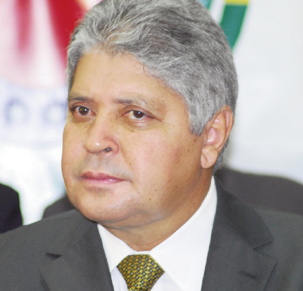TCE manifestou parecer desfavorável à aprovação das contas de 2010 do ex-governador Alcides Rodrigues | Foto: Fernando Leite/Jornal Opção
