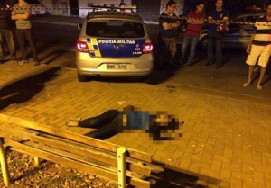 Na foto, jovem que foi morta no Centro. Ela estava acompanhado do namorado. Foto: Reprodução/AgMais