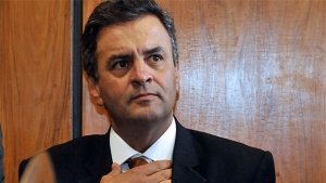 Ao não poupar crítica ao governo do PT, Aécio Neves sai na frente na corrida por Brasília