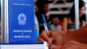 carteira_de_trabalho.jpg.620x350_q85_ltrbx
