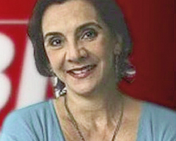 Lucia Hippolito, cientista política, diz que pensou em morrer, ao ver seu corpo todo paralisado, mas agora quer andar e viver