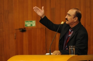 Vereador Izídio Alves (PMDB), que foi servidor efetivo da Comurg por 30 anos, afirmou que a partir do possível teor da matéria os vereadores deverão propor uma emenda e, até, pedir a retirada da proposta ou de alguns de seus itens | Foto: Renan Accioly