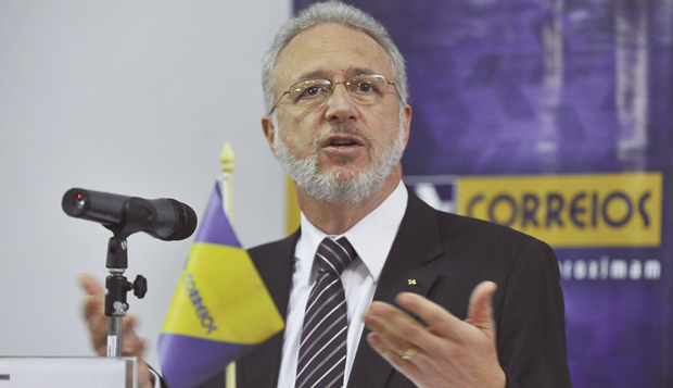 A acusação, às vésperas da votação, diz que o presidente dos Correios, Wagner Pinheiro, foi a BH estruturar campanha petista