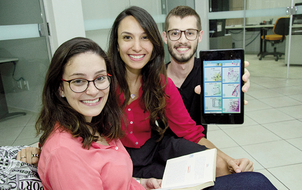 Dos livros para a tela do celular: a startup Diminuto espalha literatura colaborativa para os diversos cantos de Goiânia / Foto: Silvio Simões
