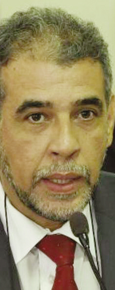 Críticas do petista José Roberto ao tucano Aécio Neves, provocou rebuliço entre os parlamentares