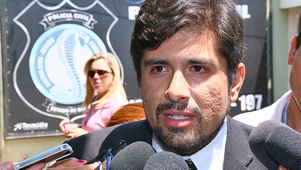 Advogado de Tiago Gomes da Rocha, Thiago Huáscar, busca documentos para elaborar defesa 