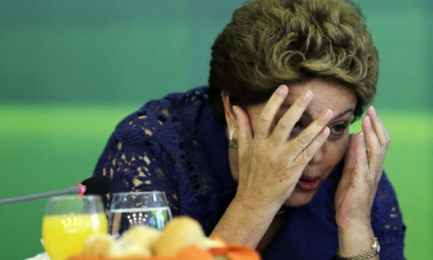 Dilma se sente perseguida pelas constantes denúncias de corrupção em seu governo / Reuters