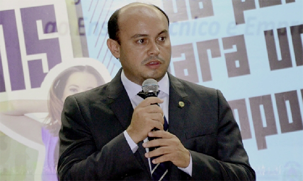 Sandoval Cardoso precisou ser barrado para não prejudicar mais o Estado