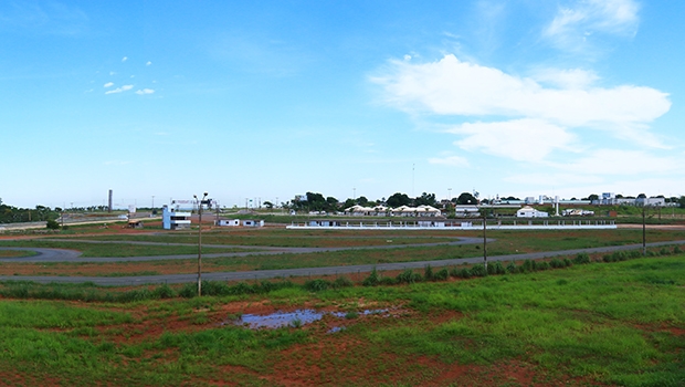 Kartódromo que já foi considerado um dos melhores do Brasil pode ser transferido para outro local em função da UPA 24 horas construída ao lado | Foto: Fernando Leite/Jornal Opção
