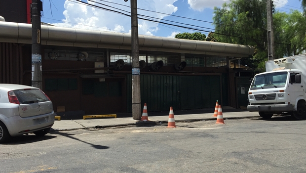 Uma famosa panificadora no Setor Nova Suíça tem a prática de reservar vagas para fornecedores | Foto: Alexandre Parrode / Jornal Opção