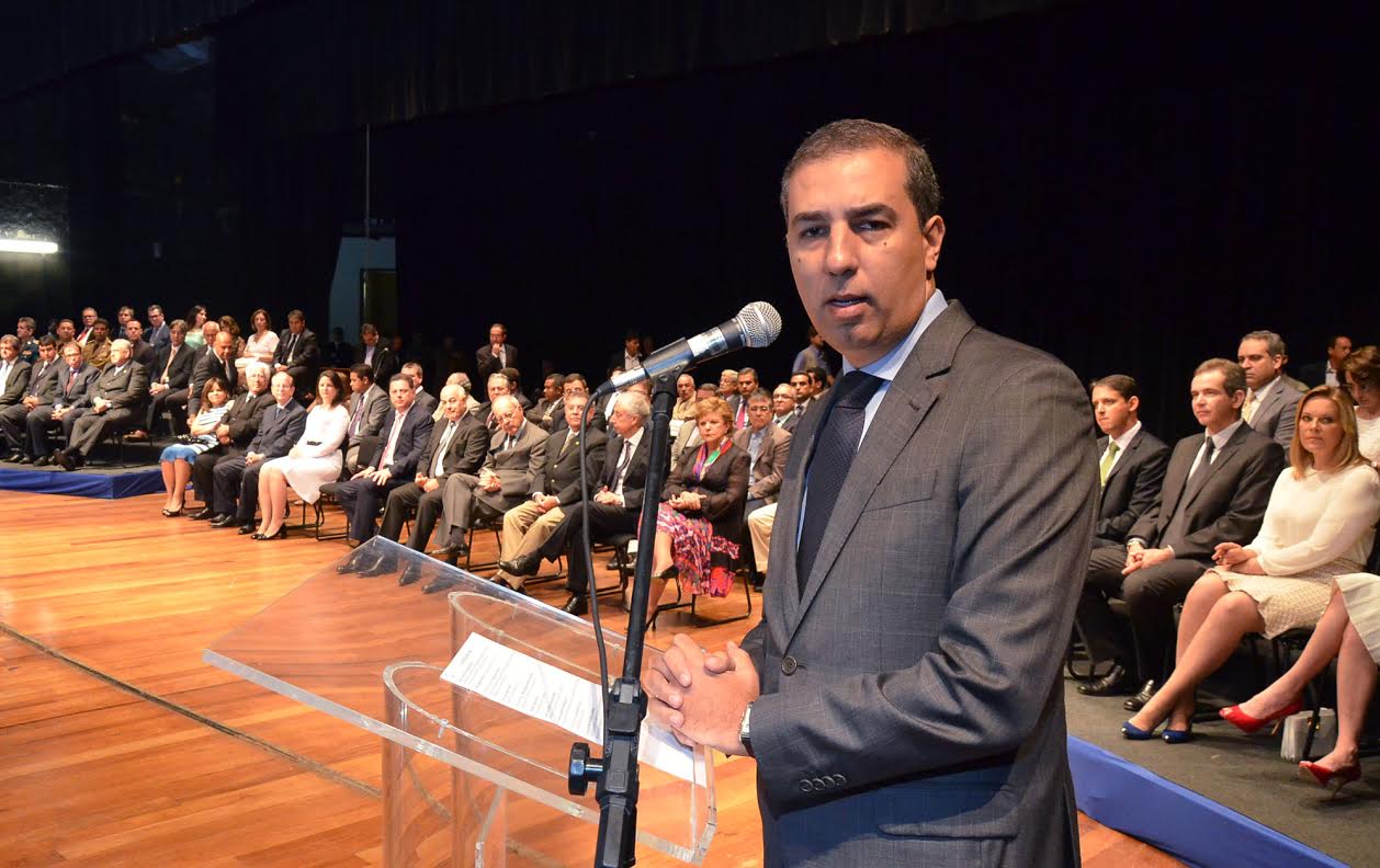 "Marconi é um exemplo para o Estado de Goiás e para o Brasil", discursou o novo supersecretário José Eliton