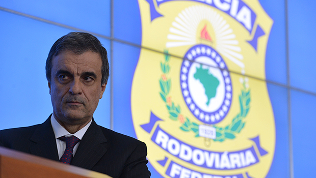 Ministro da Justiça, José Eduardo Cardozo, quer passar de oráculo de petroleiros a juiz do petrolão no Supremo Foto: Valter Campanato/ Agência Brasil