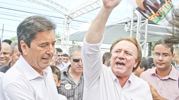 De um lado da moeda, Maguito e Friboi querem união interna do partido... | Foto: Wesley Costa