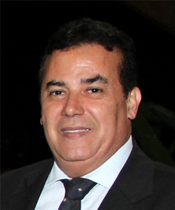 Na última quarta-feira, foi eleito e tomou posse no cargo de presidente da OAB-GO, para mandato-tampão,  o dr. Enil Henrique de Souza Filho