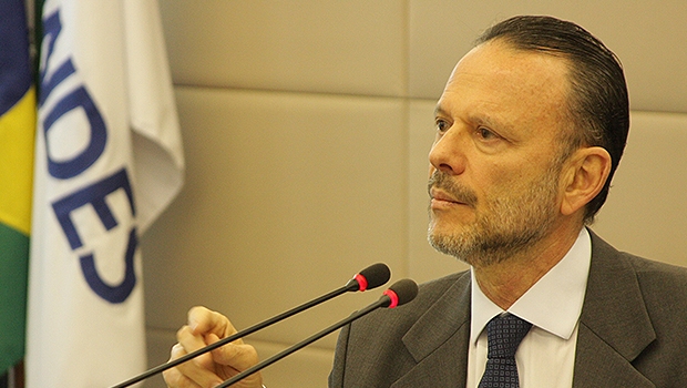 Economista e presidente do BNDES, Luciano Coutinho falou com pelo menos três senadores | Foto: Site BNDES