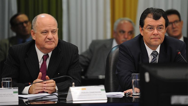 O ministro Eduardo Braga e o secretário esecutivo Márcio Zimmermann, na reunião do Comitê de Monitoramento | Foto: Elza Fiúza/Agência Brasil