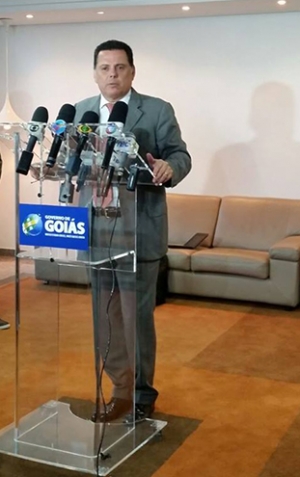 Governador em coletiva de imprensa após reunião a portas fechadas com gestores do Detran. Primeira parte do encontro teve presença de jornalistas / Foto: Siga Marconi