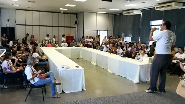 Servidores ocupam auditório no Paço | Foto: Reprodução/Facebook