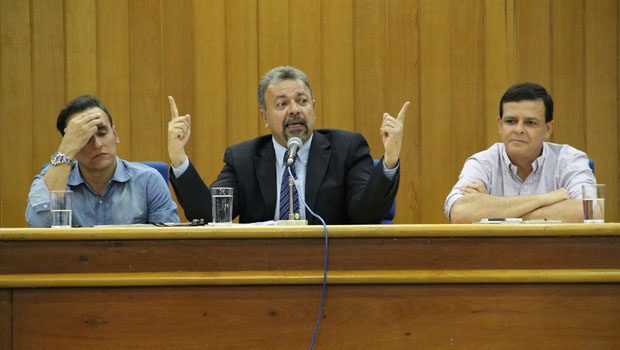 Zander, Elias Vaz e Paulo Borges, durante audiência pública no auditório Jaime Câmara | Foto: Marcelo do Vale/ Câmara Municipal