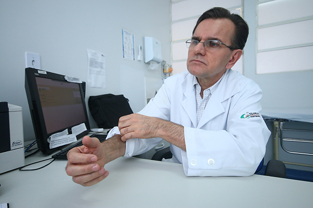 Médico infectologista Boaventura Braz: “Se observarmos bem, desde 1984 os números são sempre semelhantes em todos os grupos, com poucas diferenças” | Foto: Fernando Leite