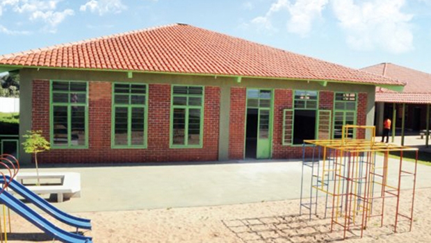 Entreguei 10 escolas e 24 Cmeis.  e tem mais 9 unidades em construção,  oito delas entregaremos até dezembro”