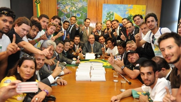 Integrantes do movimento se reuniram com Eduardo Cunha | Foto: Reprodução/Facebook Eduardo Cunha