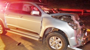 Caminhonete atingiu carro que dava apoio aos manifestantes | Foto: Polícia Rodoviária Federal/Divulgação