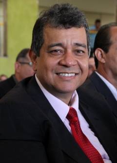 Sobre a fiscalização, o ex-secretário Giovanny Bueno diz que é necessário fazer um recadastramento geral dos feirantes| Foto: Divulgação Facebook Semic