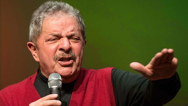 Ex-presidente Lula da Silva: sem poupar críticas ao seu partido e  à presidente que ele inventou 