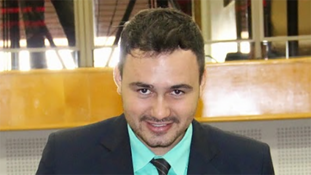 Mizair Lemes Jr. coloca seu nome para disputar convenção do PMDB | Foto: Câmara de Goiânia/Eduardo Nogueira