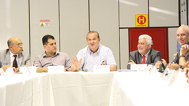 Pauloo Garcia se reuniu com novos secretários na segunda-feira (8)| Foto: Edilson Pelikano/Ascom