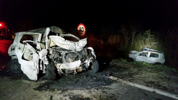Carro com placa de Minas Gerais era conduzido por motorista alcoolizado | Foto: PRF/Divulgação