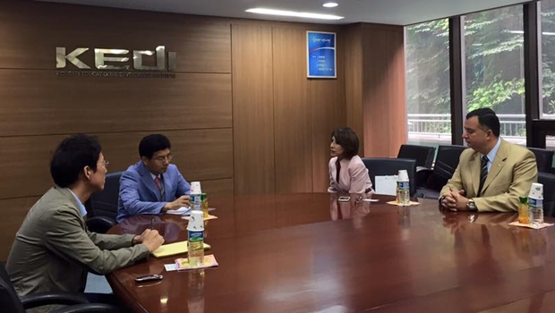 Raquel Teixeira em reunião no Kedi, na Coreia do Sul | Foto: Assessoria da Comunicação