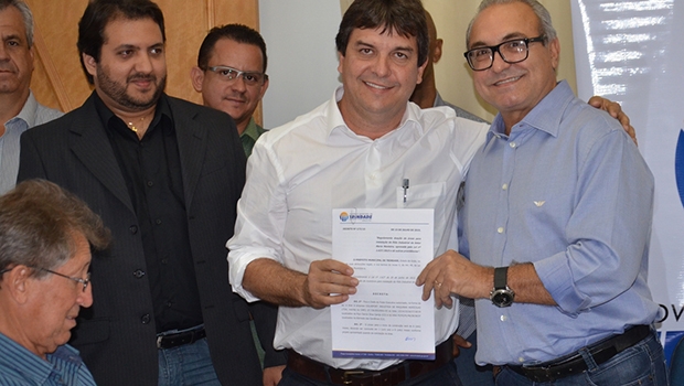 Prefeito Jânio Darrot e empresários unidos em favor do desenvolvimento | Foto: Iris Roberto