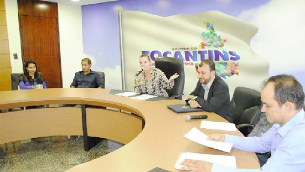 Vice-governadora Claudia Lelis ressalta que o governo vai trabalhar pra solucionar problema da falta d’água na região | Foto: Manoel Lima
