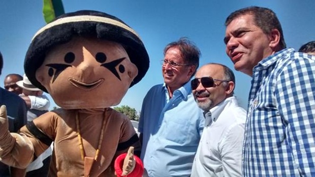 O governador de Tocantins, Marcelo Miranda (esquerda), o ministro George Hilton e o prefeito Carlos Amastha | Foto: Reprodução/Twitter