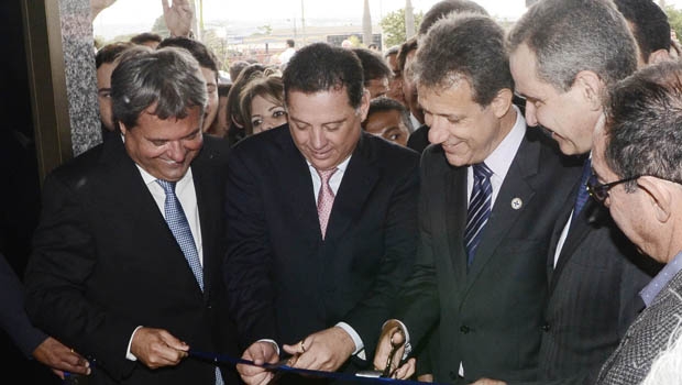 Governador Marconi Perillo em inauguração do Hugol juntamente com ministro | Foto: Rodrigo Cabral