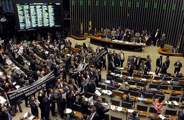 Plenário da Câmara dos Deputados aprova redução da maioridade penal: mais polêmica para um problema grave | Foto: Luis Macedo/Câmara dos Deputados