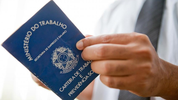 Comissão aprova salário mínimo de R$ 1040 para 2020