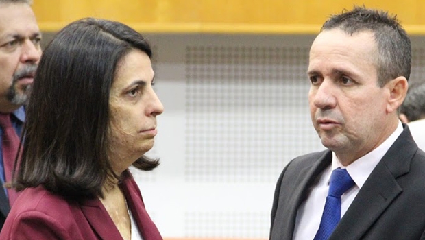 Dra. Cristina Lopes e Geovani Antônio destacaram nome do Delegado Waldir | Foto: Alberto Maia/Câmara de Vereadores