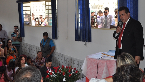 Presidente discursa durante visita a Cavalcante 