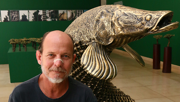Descendente de italianos, o escultor e também restaurador André Baiocchi cria e produz peças em bronze há mais de 32 anos