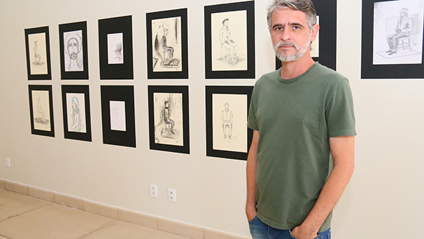 O artista Gutto Lemes destaca que não há modelos vivos em Goiânia, cujo exercício é parte da didática antropométrica