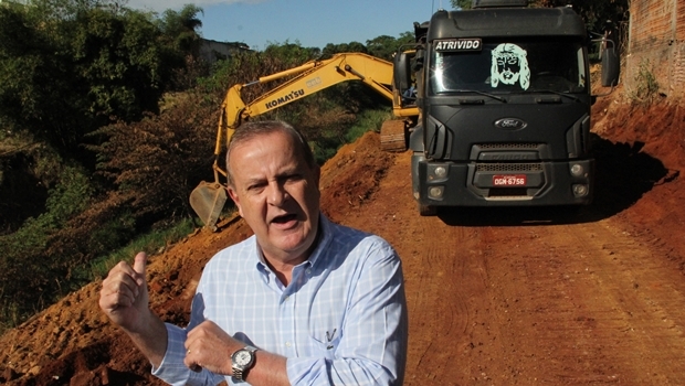 Prefeito Paulo Garcia durante início das obras da Marginal Botafogo: não deixou acusações de Caiado sem resposta | Foto: Humberto Silva 