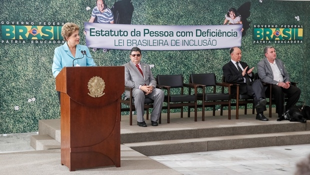 Presidente Dilma Rousseff sancionou o Estatuto da Pessoa com Deficiência em evento realizado na segunda-feira (6)  |Foto: Roberto Stuckert Filho/PR