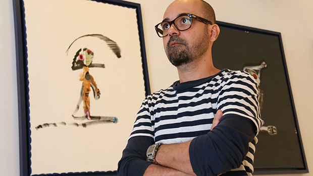 O trabalho “Résumé”, de Salvess, reúne colagens realizadas com diversos coletivos. A pornografia-poética permeia as obras