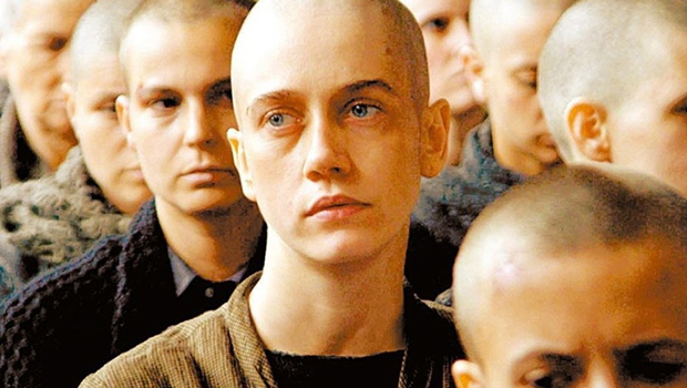 Atriz Camila Morgado conta que precisou fazer terapia depois de fazer o filme “Olga”: “Eu fiquei muito triste, pois você se apaixona pelo personagem e, como era tudo muito intenso na história, eu senti uma saudade horrorosa”
